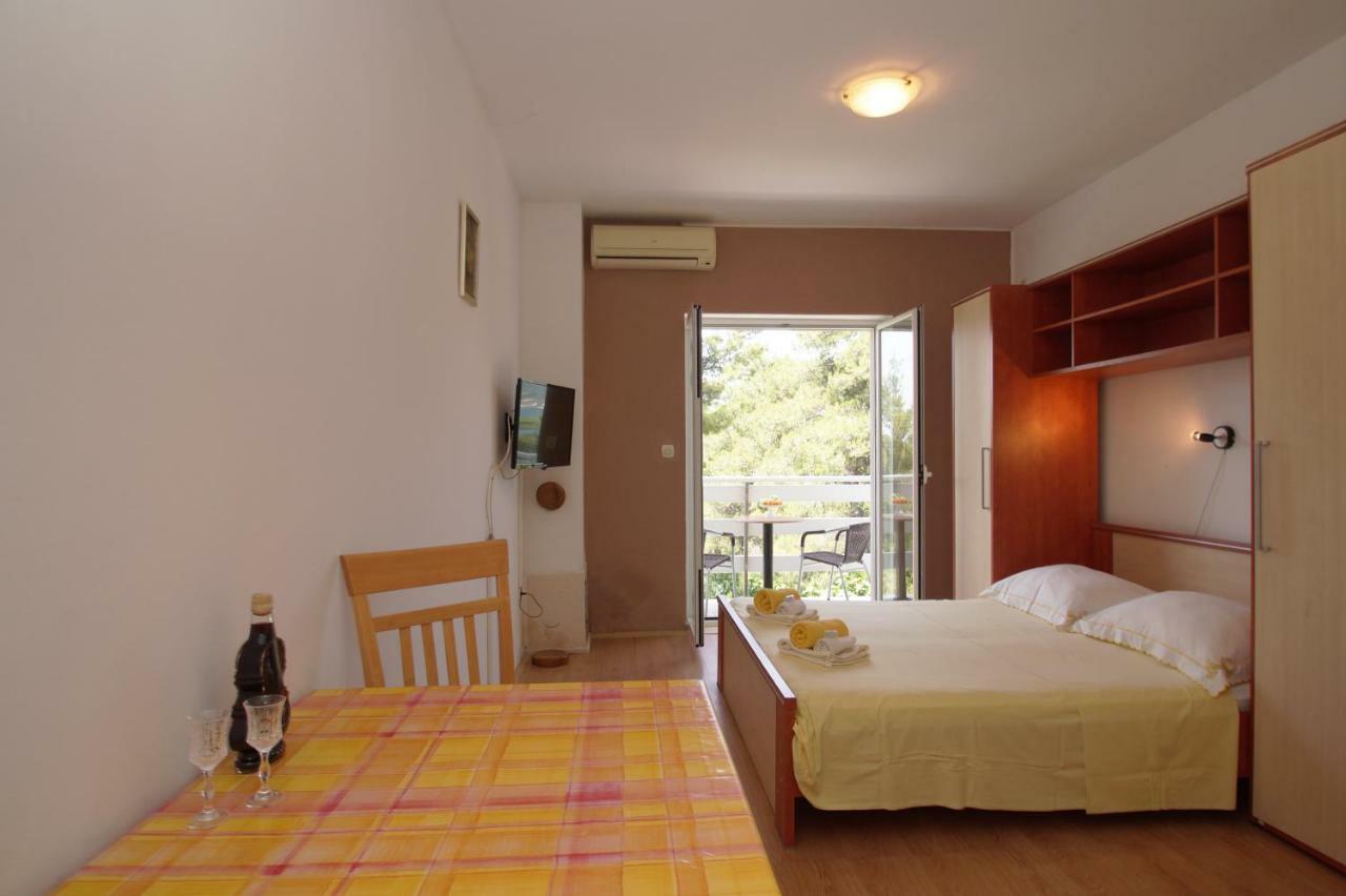 Vita Apartments Zrnovo Esterno foto