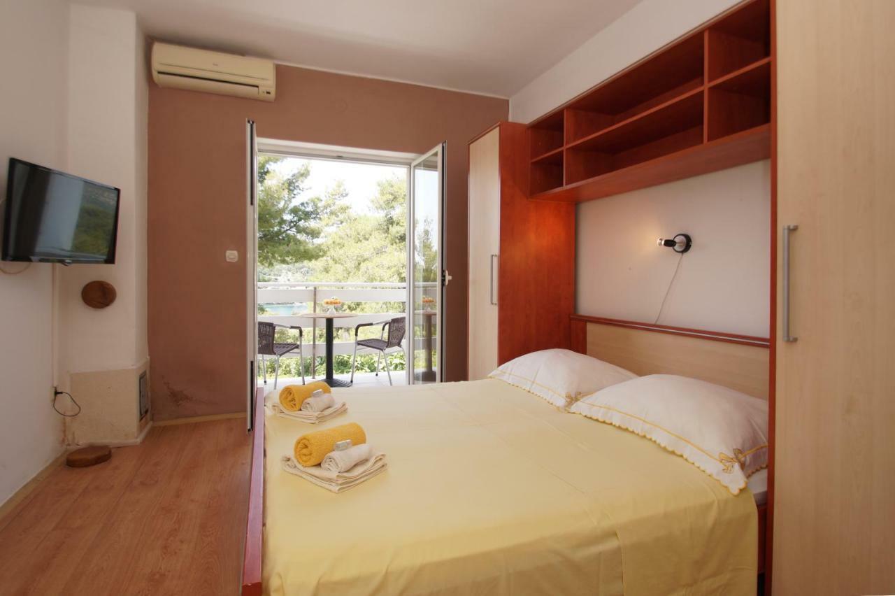 Vita Apartments Zrnovo Esterno foto