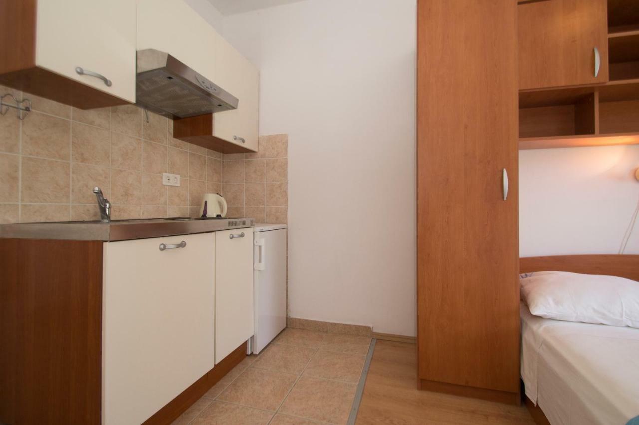 Vita Apartments Zrnovo Esterno foto