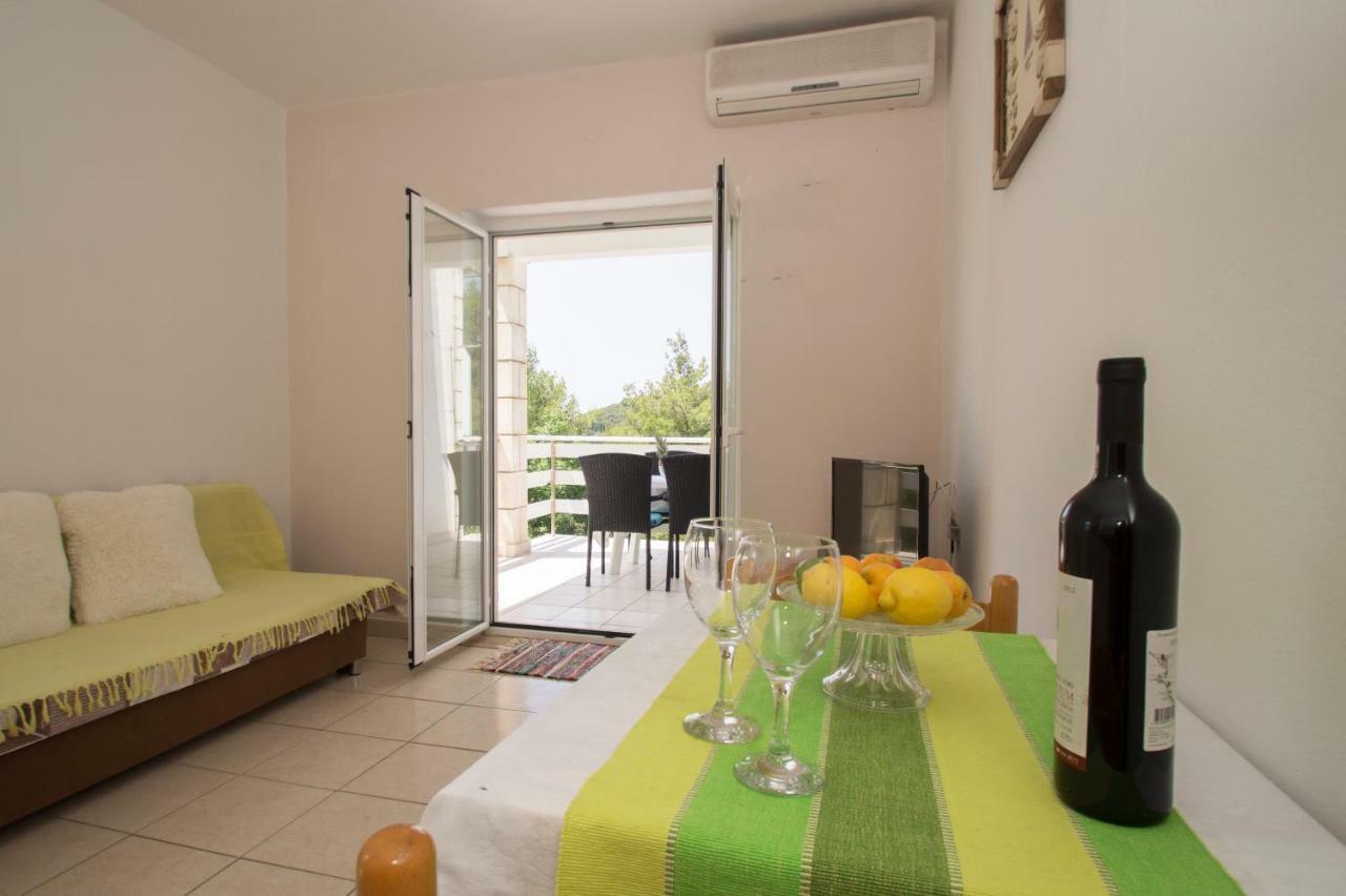 Vita Apartments Zrnovo Esterno foto