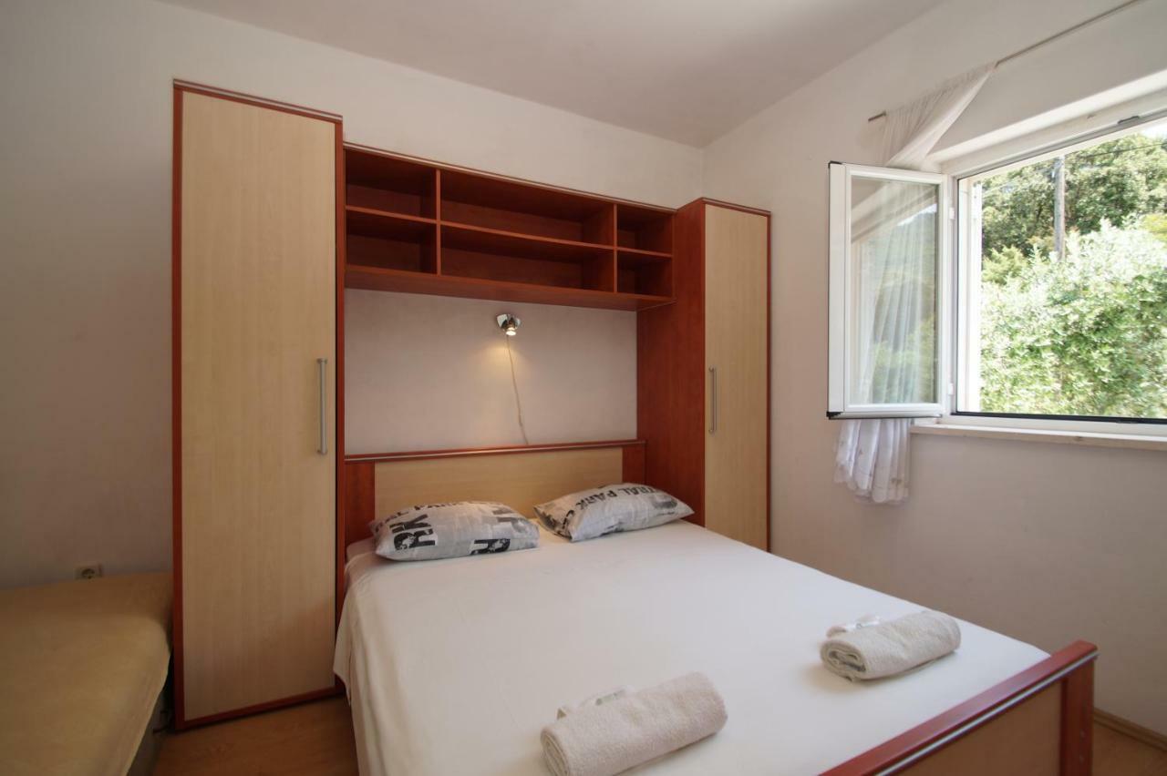 Vita Apartments Zrnovo Esterno foto
