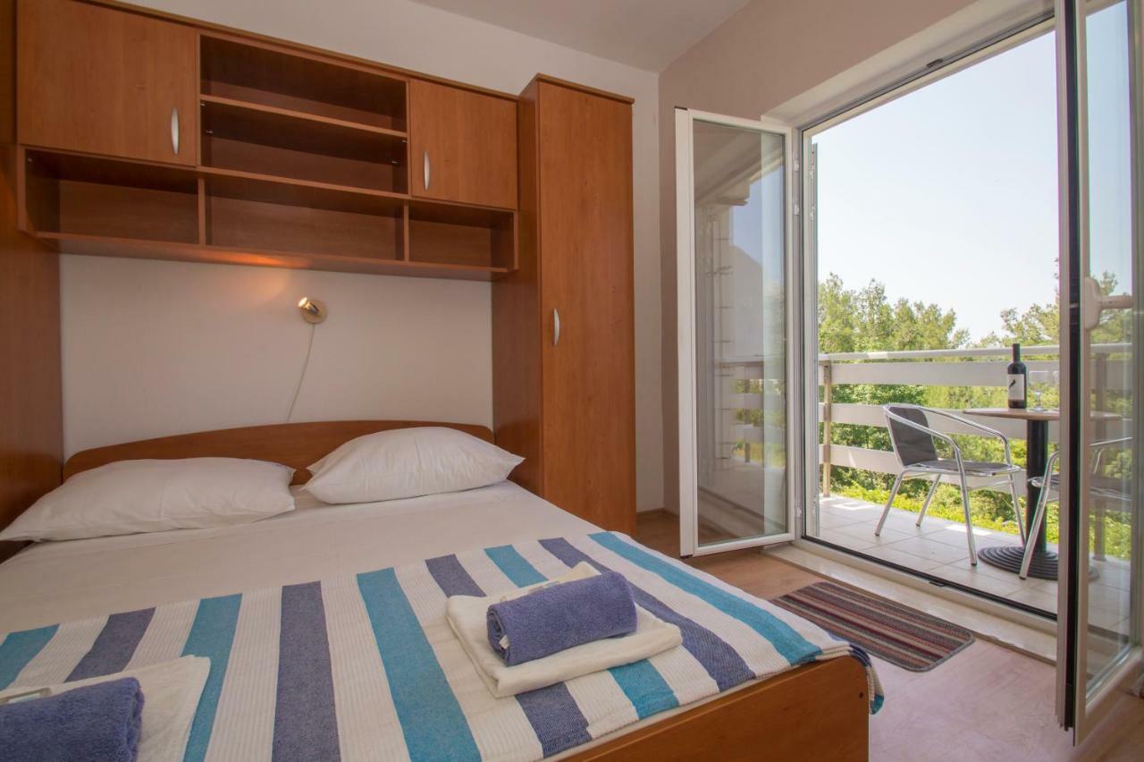 Vita Apartments Zrnovo Esterno foto