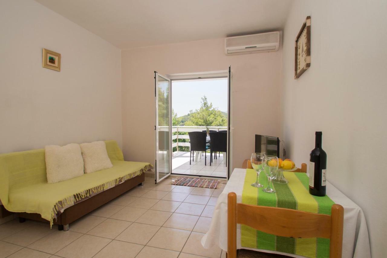 Vita Apartments Zrnovo Esterno foto