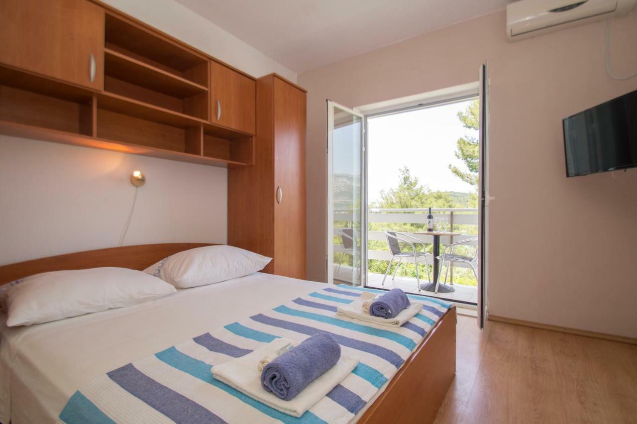 Vita Apartments Zrnovo Esterno foto