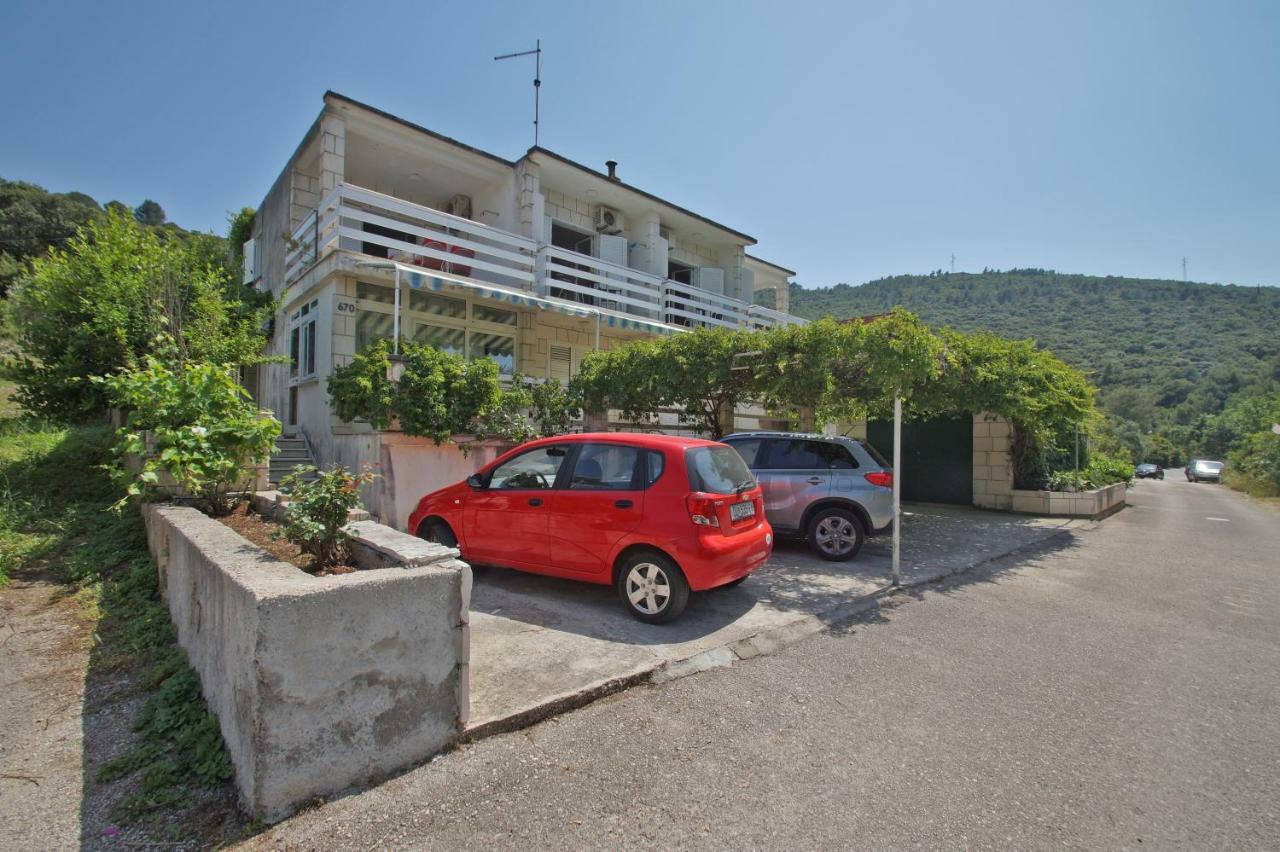 Vita Apartments Zrnovo Esterno foto