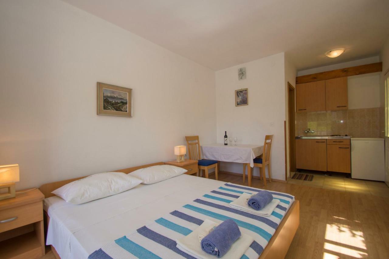 Vita Apartments Zrnovo Esterno foto