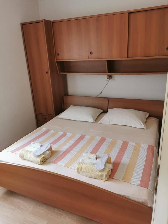 Vita Apartments Zrnovo Esterno foto