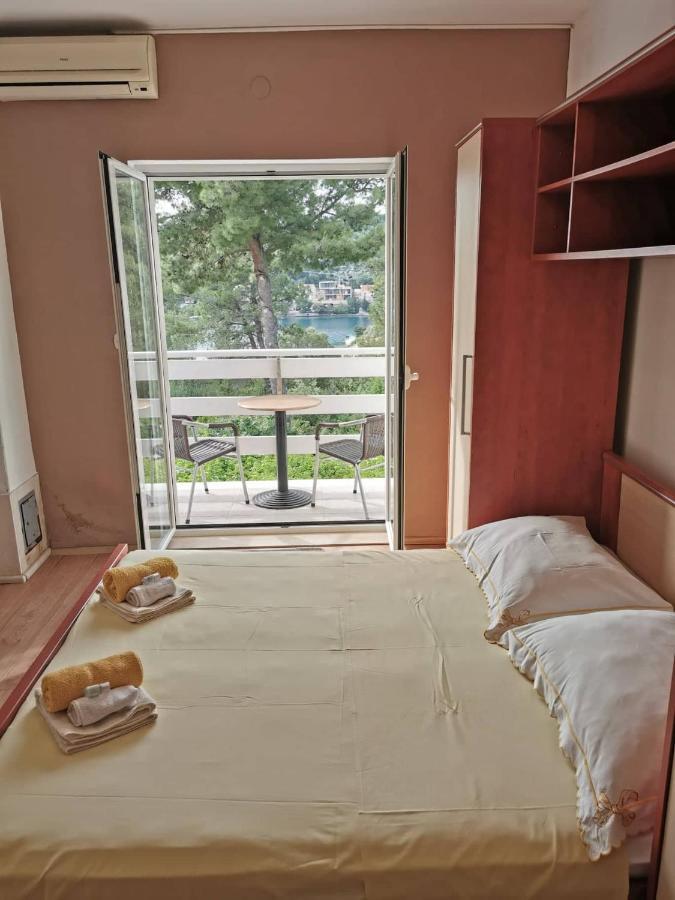 Vita Apartments Zrnovo Esterno foto